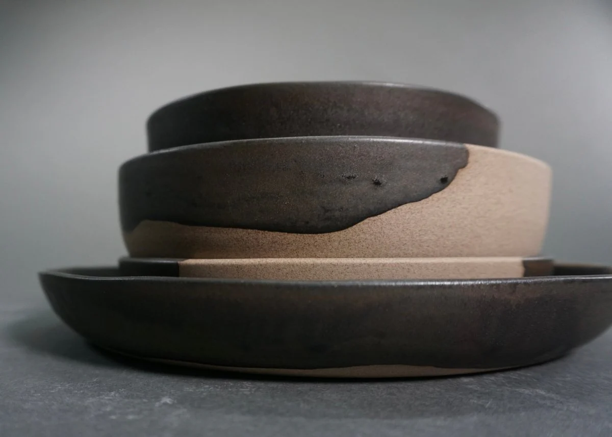 The Earthenware Dinnerware Set – Gray and Black - Image 2